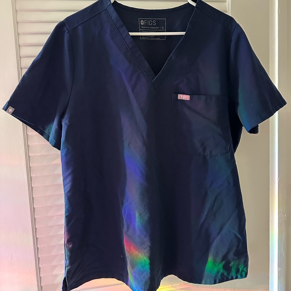 Figs XL navy scrub top